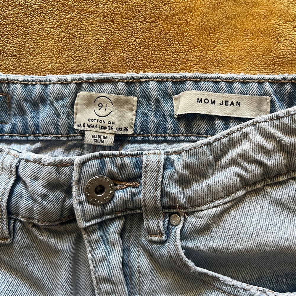 Perfect Mom Jeans. Distressed & vintage 🍒🤘🏼